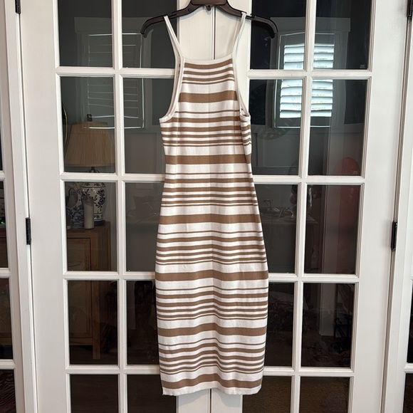 Seven Wonders The Label WOMENS COVE MIDI DRESS - TAN WHITE STRIPE size Large - Picture 2 of 3